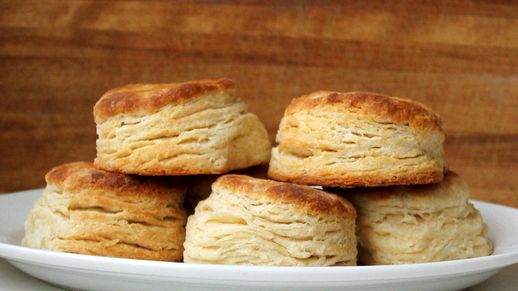 Enter biscuits in the pillow packer